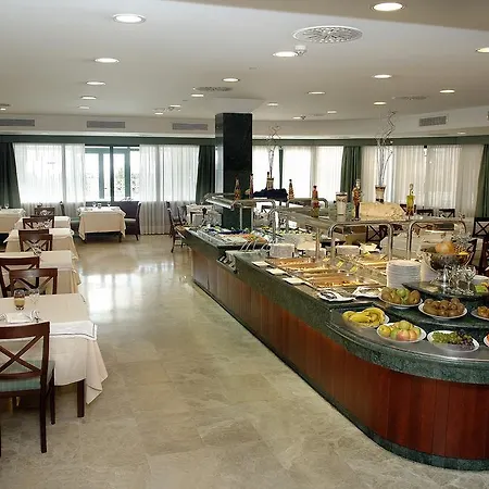 Отель Hipocrates Curhotel 4*