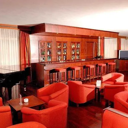 Hipocrates Curhotel Отель Сан-Фелиу-де-Гишольс